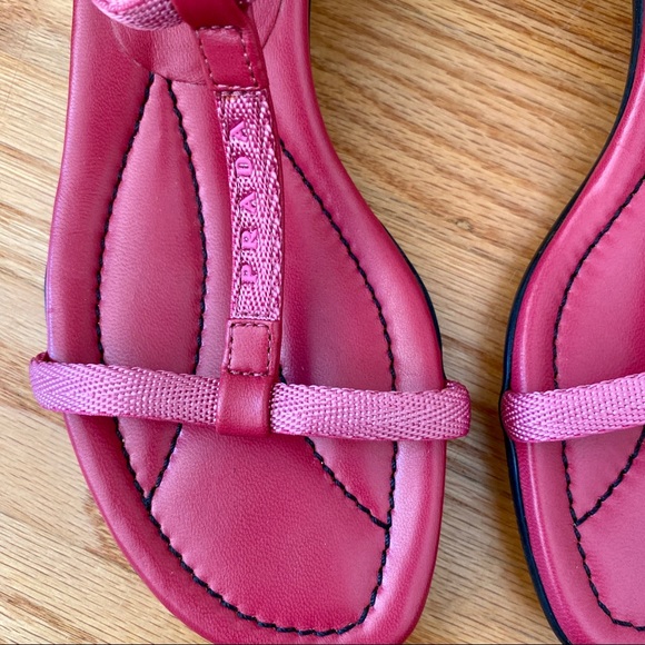 Fun & Edgy Vintage Prada Fuchsia Kitten Heel Sandals - Picture 8 of 15